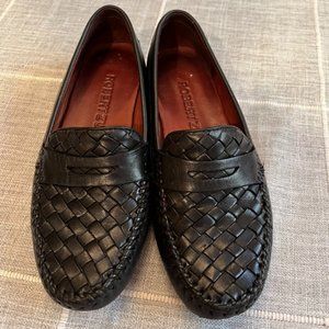 Pristine leather Robert Zur Petra black loafer, size 6